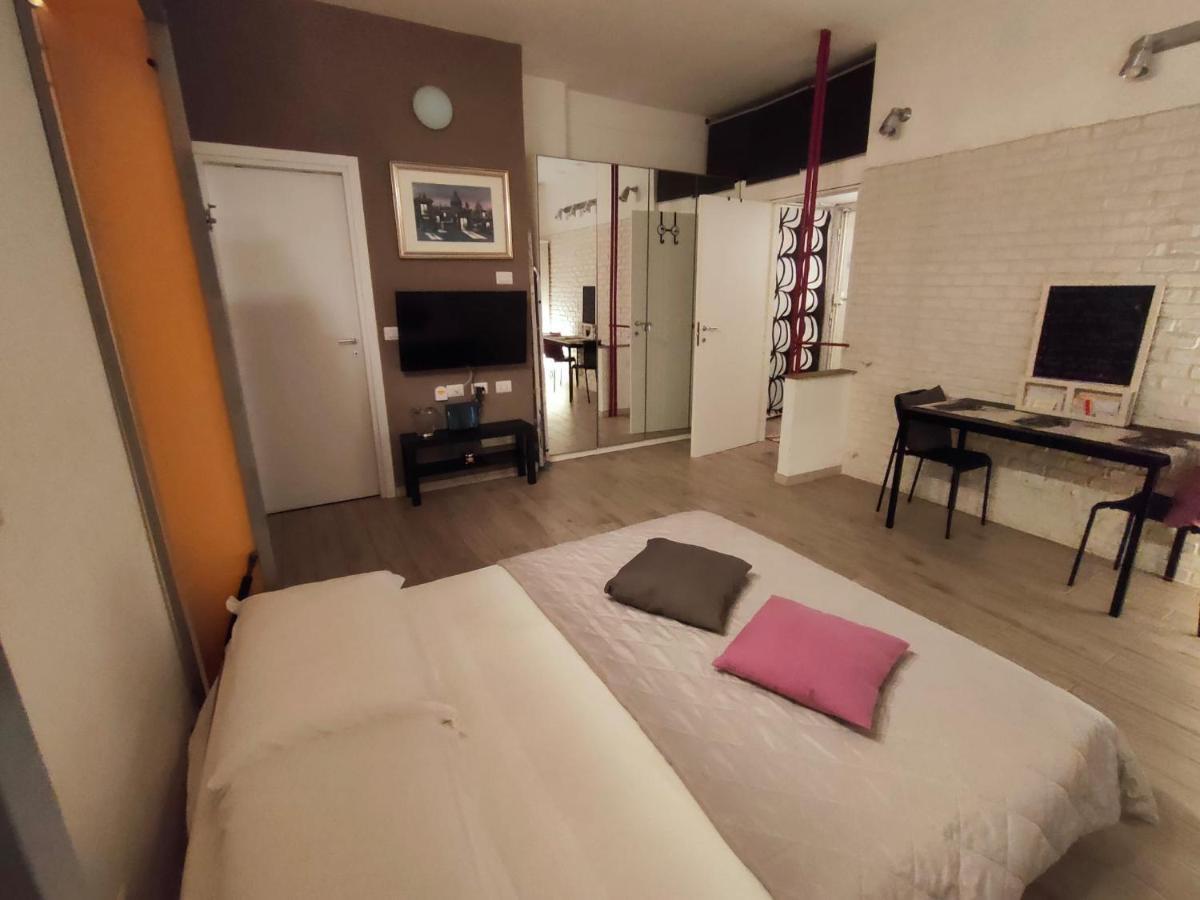 White Apartment Roma Esterno foto