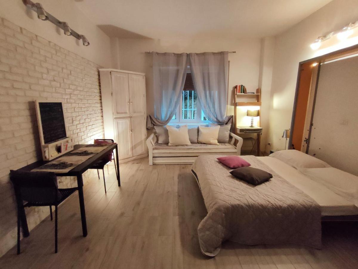 White Apartment Roma Esterno foto