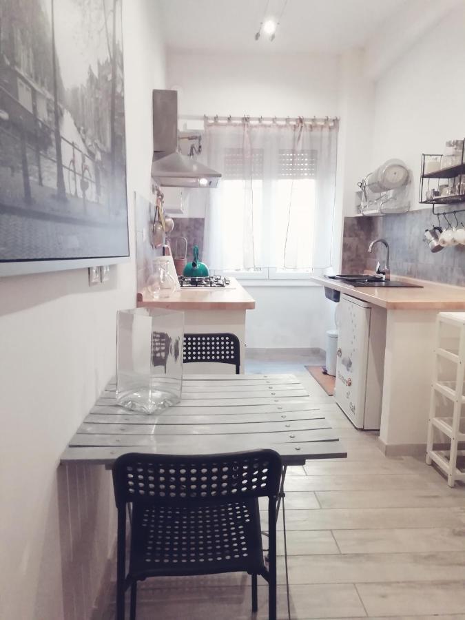 White Apartment Roma Esterno foto