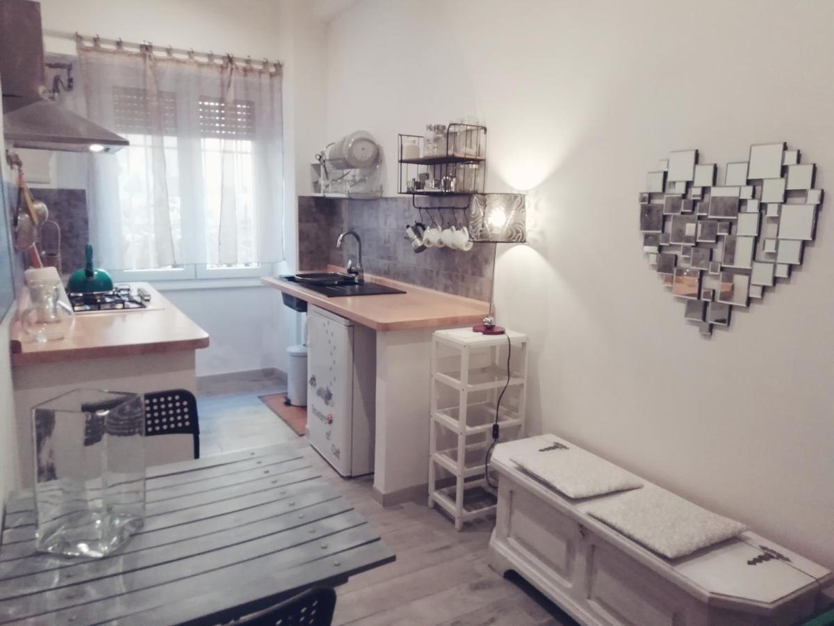 White Apartment Roma Esterno foto